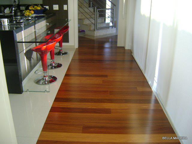 assoalho-de-cumaru-piso-pronto-com-verniz-piso-de-madeira-bella-madera.jpg